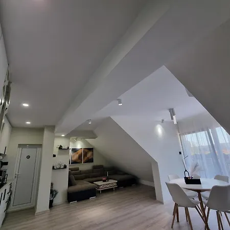 Apartment Mi 5 *
