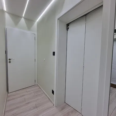 Mi 5 アパート ルセ