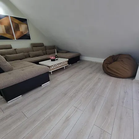 Apartment Mi 5 *